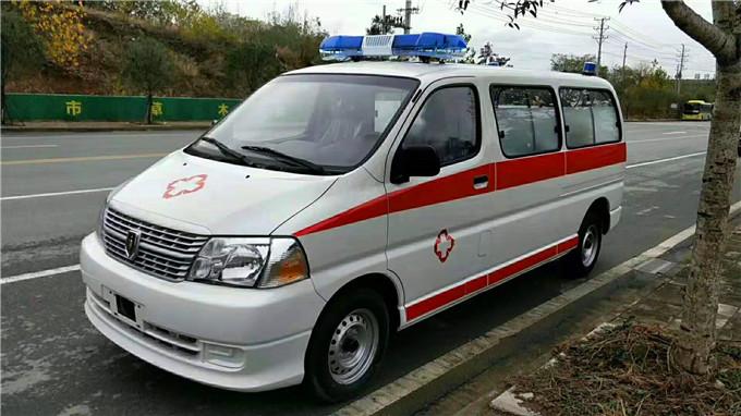 革吉县丰田海狮救护车